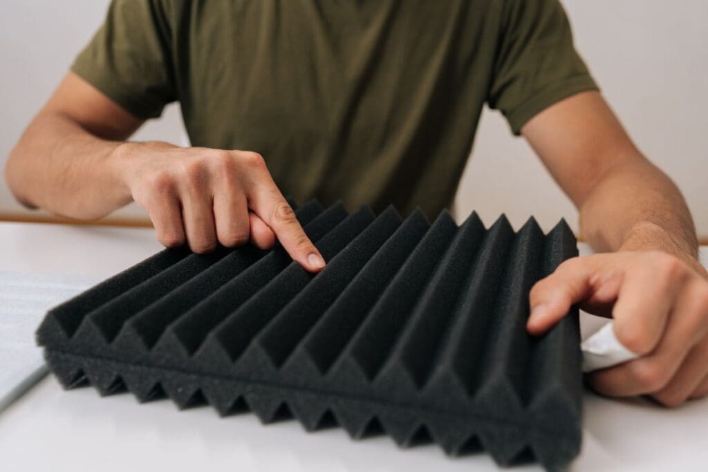 jak wyciszyć pokój