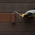 Jaką farbą malować elewację drewnianą?