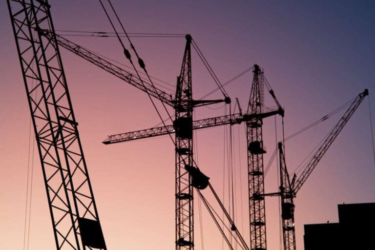 Profesjonalne usługi dźwigowe w Warszawie – postaw na żurawie od firmy Tomczyk