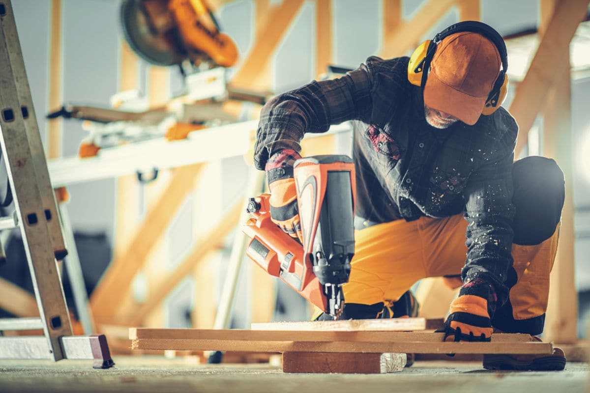 gwoździarka elektryczna